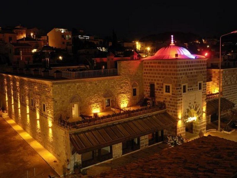 Cesme Kanuni Kervansaray Historical Hotel Esterno foto