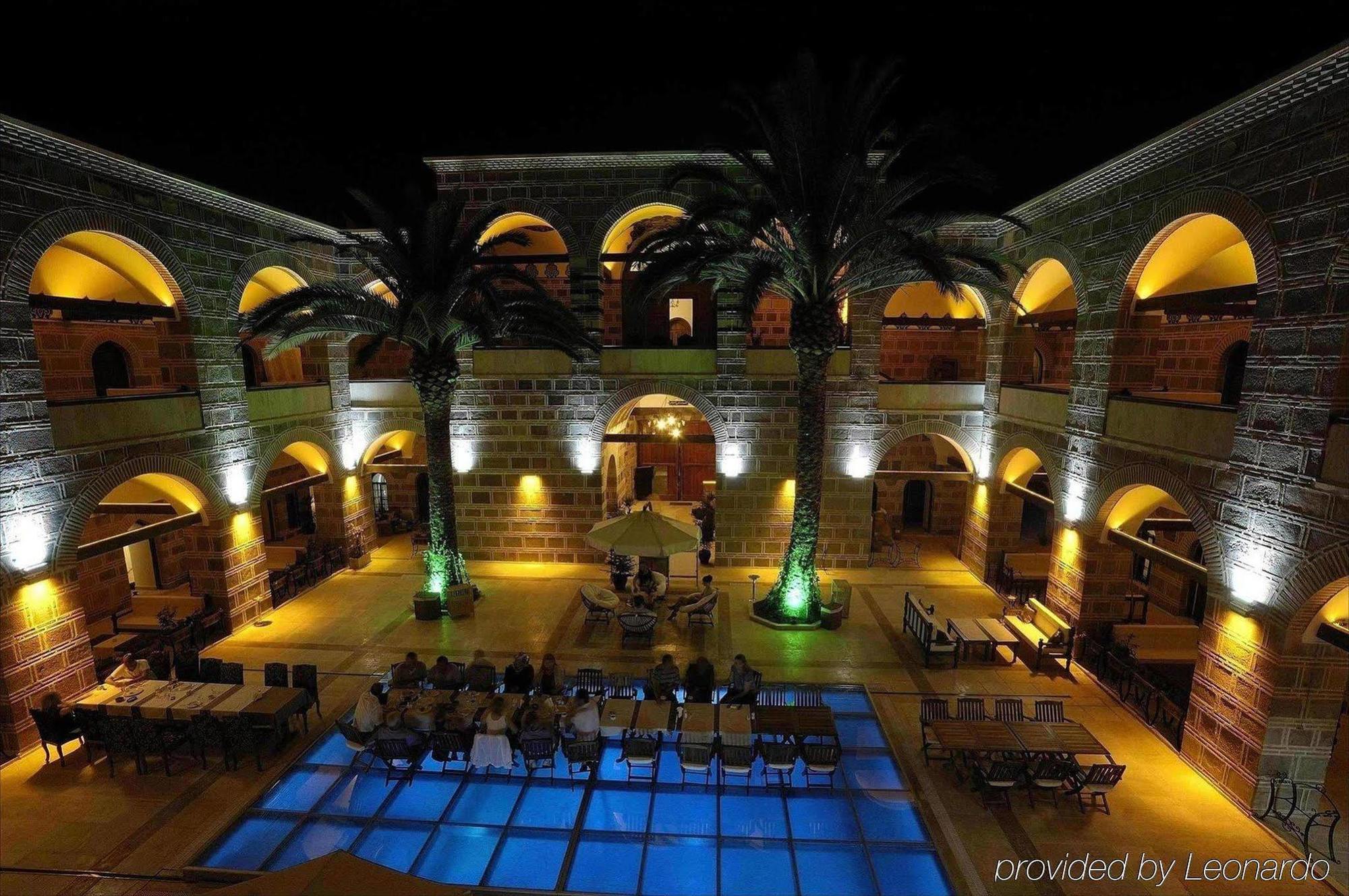 Cesme Kanuni Kervansaray Historical Hotel Interno foto